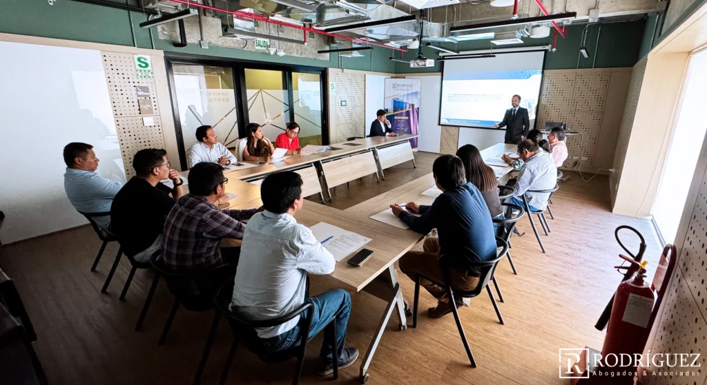 Rodríguez Abogados & Asociados culmina exitosa capacitación en Compliance para Servingsa